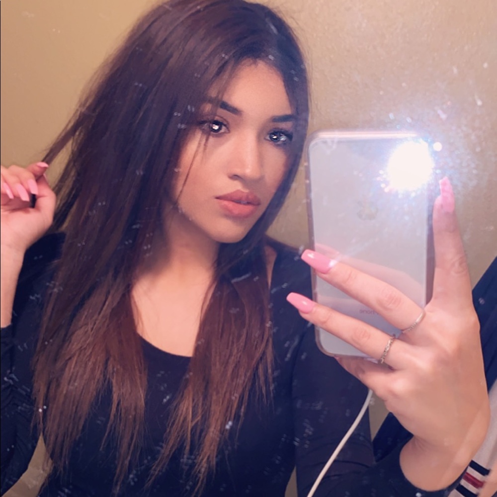 Meet your Posher, Selena